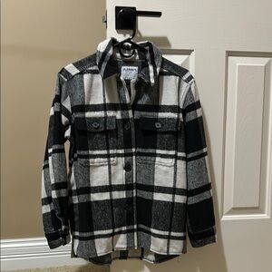Old Navy Black and White Women’s Plaid Shacket